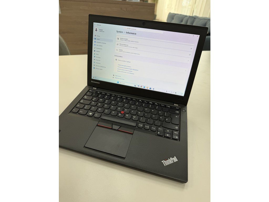 Lenovo ThinkPad X250 – klávesnica a displej, reálny stav